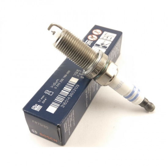 Свеча зажигания для Mitsubishi Lancer X (07-) 1.5i/1.6i, ( 1.1мм. электород Iridium ) # BOSCH * 3165143603109 - 1